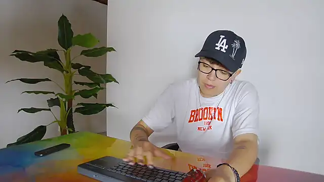 alex noa online show from 11/20/25, 06:07