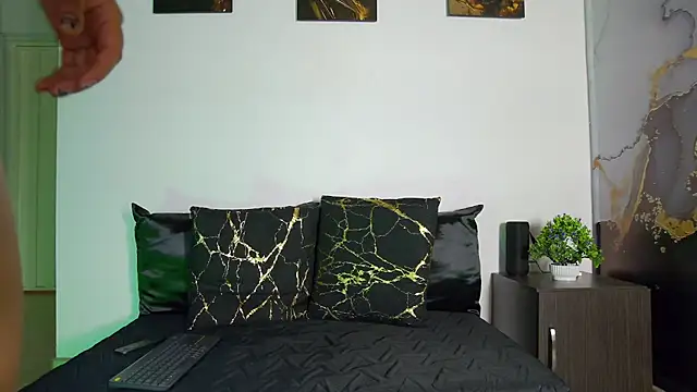 alex noa online show from 04/21/26, 08:01