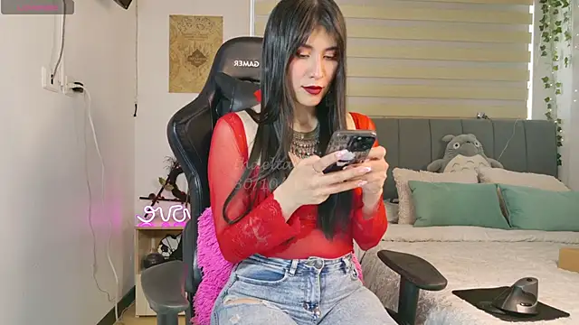 Snapshot of _thaeltaylor chatting on 10/30/25, 08:53 thaeltaylor online show from 10/30/25, 08:53