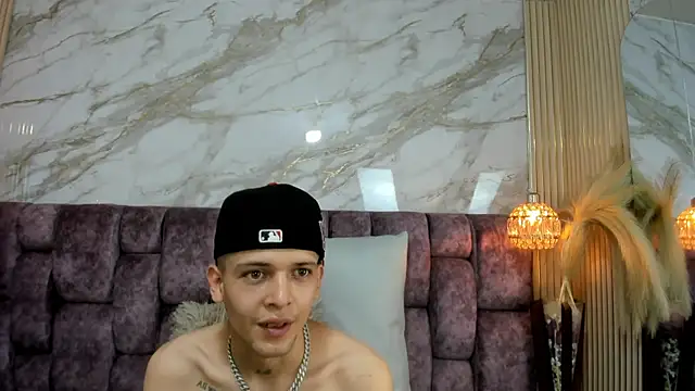 kendalltaylorr online show from 04/10/26, 03:01