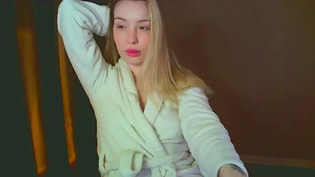 Snapshot of mia_raspberrie chatting on 12/08/24, 08:15 mia raspberrie online show from 12/08/24, 08:15