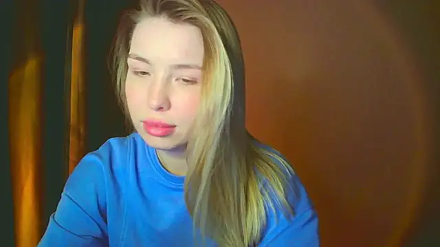 Snapshot of mia_raspberrie chatting on 12/10/24, 08:49 mia raspberrie online show from 12/10/24, 08:49