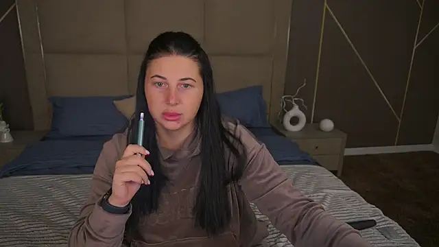 Snapshot of ArianaDarkk chatting on 10/04/25, 04:38 ArianaDarkk online show from 10/04/25, 04:38