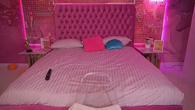 Snapshot of ArianaDarkk chatting on 11/05/25, 07:03 ArianaDarkk online show from 11/05/25, 07:03