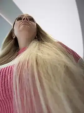 Snapshot of Teya_moon_ chatting on 12/12/24, 10:34 Teya moon  online show from 12/12/24, 10:34