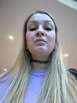 Snapshot of Teya_moon_ chatting on 12/25/24, 09:45 Teya moon  online show from 12/25/24, 09:45