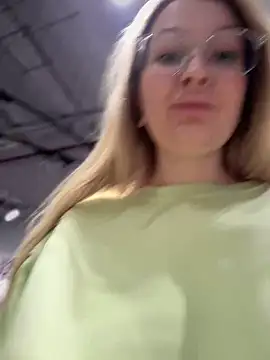 Snapshot of Teya_moon_ chatting on 01/31/25, 11:24 Teya moon  online show from 01/31/25, 11:24