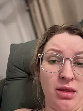 Snapshot of Teya_moon_ chatting on 02/08/25, 07:05 Teya moon  online show from 02/08/25, 07:05