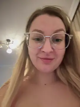 Snapshot of Teya_moon_ chatting on 03/13/25, 09:37 Teya moon  online show from 03/13/25, 09:37