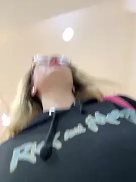 Snapshot of Teya_moon_ chatting on 10/14/25, 09:10 Teya moon  online show from 10/14/25, 09:10