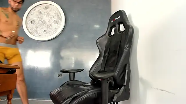 Bryan Bronx online show from 02/07/25, 03:19