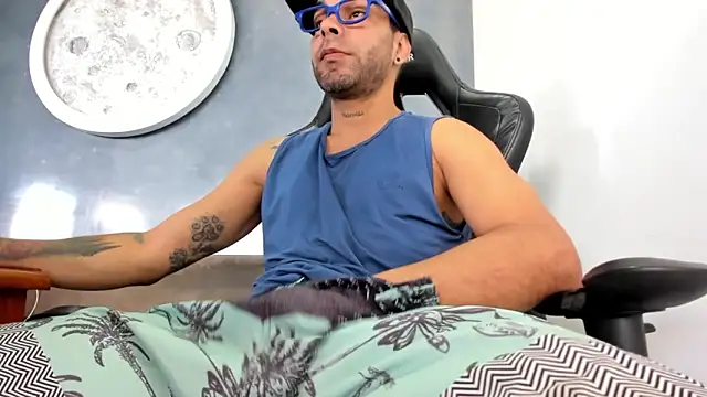 Bryan Bronx online show from 10/18/25, 02:07