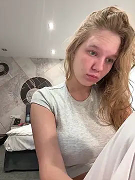 Snapshot of Ketitull chatting on 09/17/25, 04:47 Ketitull online show from 09/17/25, 04:47