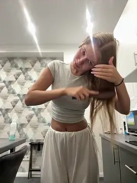 Snapshot of Ketitull chatting on 09/29/25, 05:56 Ketitull online show from 09/29/25, 05:56