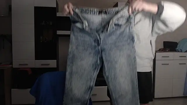 angryzan online show from 02/04/25, 04:15