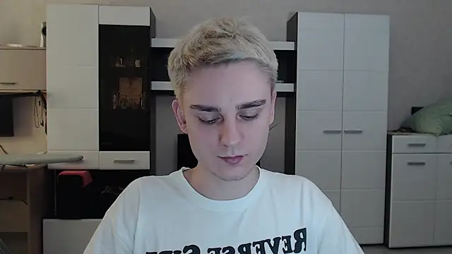 angryzan online show from 03/07/25, 07:52