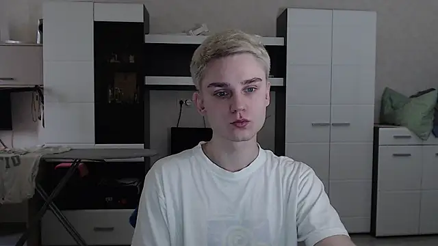 angryzan online show from 03/10/25, 04:38