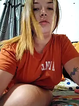 Snapshot of Sofia_Queen17 chatting on 12/14/24, 10:02 Sofia Queen17 online show from 12/14/24, 10:02