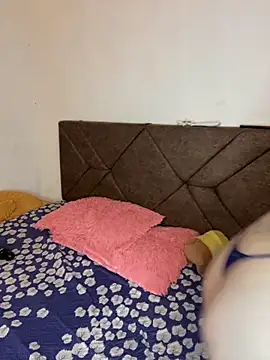 Snapshot of Sofia_Queen17 chatting on 09/24/25, 10:51 Sofia Queen17 online show from 09/24/25, 10:51