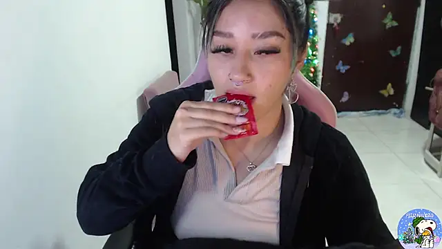 littleangel1 m online show from 12/22/25, 12:40