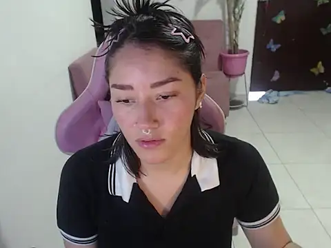 Snapshot of littleangel1_m chatting on 07/11/26, 10:11 littleangel1 m online show from 07/11/26, 10:11