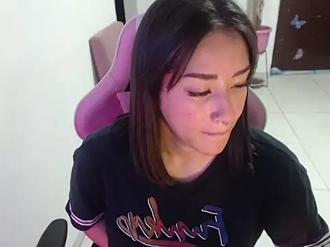 Snapshot of littleangel1_m chatting on 07/14/26, 11:10 littleangel1 m online show from 07/14/26, 11:10