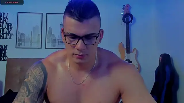 Snapshot of seancarreraa chatting on 10/07/25, 03:25 seancarreraa online show from 10/07/25, 03:25