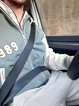 Snapshot of Zeefy chatting on 12/28/24, 08:16 Zeefy online show from 12/28/24, 08:16