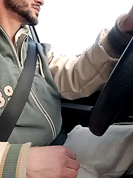 Snapshot of Zeefy chatting on 01/06/25, 08:35 Zeefy online show from 01/06/25, 08:35