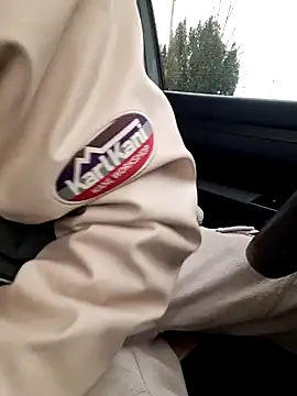 Snapshot of Zeefy chatting on 01/11/25, 02:25 Zeefy online show from 01/11/25, 02:25