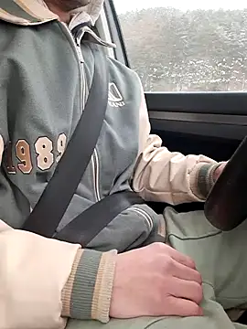 Snapshot of Zeefy chatting on 01/12/25, 08:36 Zeefy online show from 01/12/25, 08:36