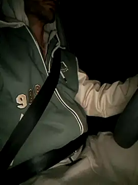 Snapshot of Zeefy chatting on 01/18/25, 07:37 Zeefy online show from 01/18/25, 07:37