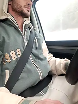 Snapshot of Zeefy chatting on 01/19/25, 10:50 Zeefy online show from 01/19/25, 10:50