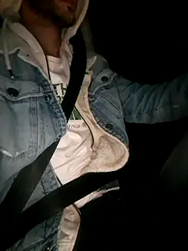 Snapshot of Zeefy chatting on 01/20/25, 04:23 Zeefy online show from 01/20/25, 04:23