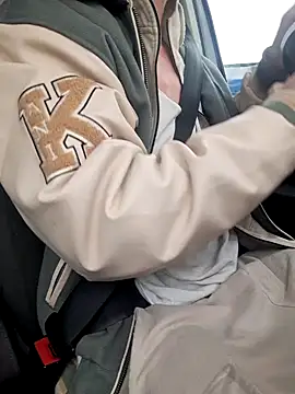 Snapshot of Zeefy chatting on 01/28/25, 08:25 Zeefy online show from 01/28/25, 08:25