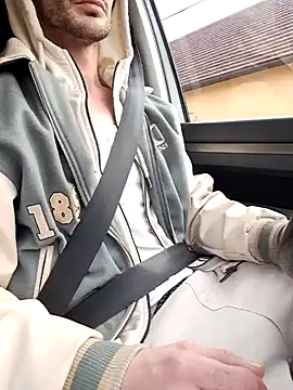 Snapshot of Zeefy chatting on 02/02/25, 08:57 Zeefy online show from 02/02/25, 08:57