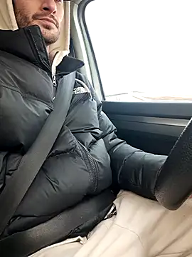 Snapshot of Zeefy chatting on 02/08/25, 07:59 Zeefy online show from 02/08/25, 07:59