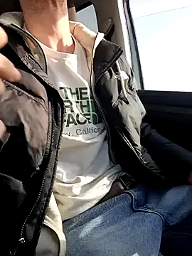 Snapshot of Zeefy chatting on 02/08/25, 11:55 Zeefy online show from 02/08/25, 11:55