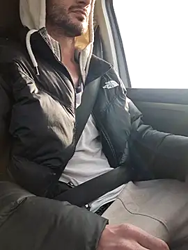 Snapshot of Zeefy chatting on 02/10/25, 08:31 Zeefy online show from 02/10/25, 08:31