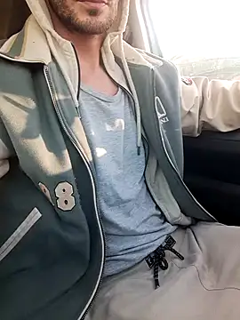 Snapshot of Zeefy chatting on 02/11/25, 08:26 Zeefy online show from 02/11/25, 08:26