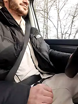 Snapshot of Zeefy chatting on 02/15/25, 09:16 Zeefy online show from 02/15/25, 09:16