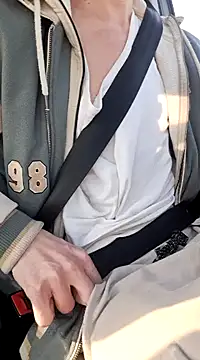 Snapshot of Zeefy chatting on 02/21/25, 11:11 Zeefy online show from 02/21/25, 11:11