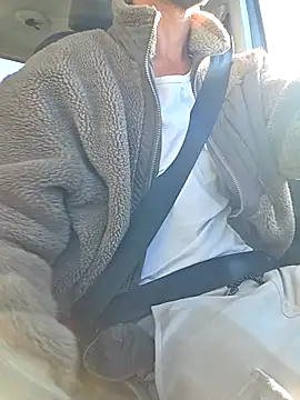 Snapshot of Zeefy chatting on 09/30/25, 07:35 Zeefy online show from 09/30/25, 07:35