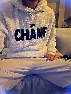 Snapshot of Zeefy chatting on 10/10/25, 07:35 Zeefy online show from 10/10/25, 07:35