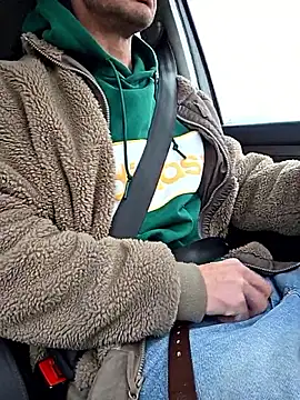 Snapshot of Zeefy chatting on 11/06/25, 07:31 Zeefy online show from 11/06/25, 07:31