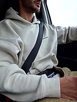 Snapshot of Zeefy chatting on 11/13/25, 08:02 Zeefy online show from 11/13/25, 08:02