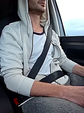 Zeefy online show from 02/13/26, 07:15