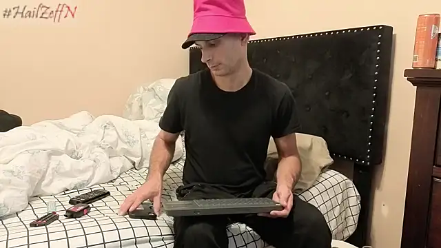 Snapshot of hailzeffn chatting on 10/19/25, 04:51 hailzeffn online show from 10/19/25, 04:51