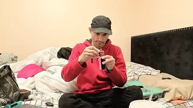 Snapshot of hailzeffn chatting on 10/27/25, 12:36 hailzeffn online show from 10/27/25, 12:36