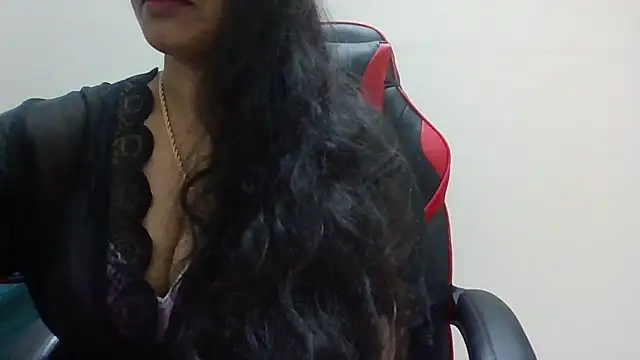 Snapshot of Mystic-Anu chatting on 12/06/24, 04:06 Mystic-Anu online show from 12/06/24, 04:06